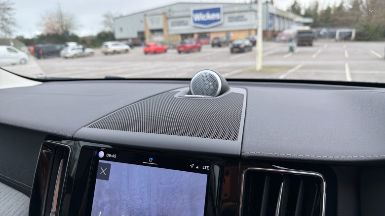 Volvo XC60 2.0 T8 [455] RC PHEV Ultimate Dark 5dr AWD Gtron Estate